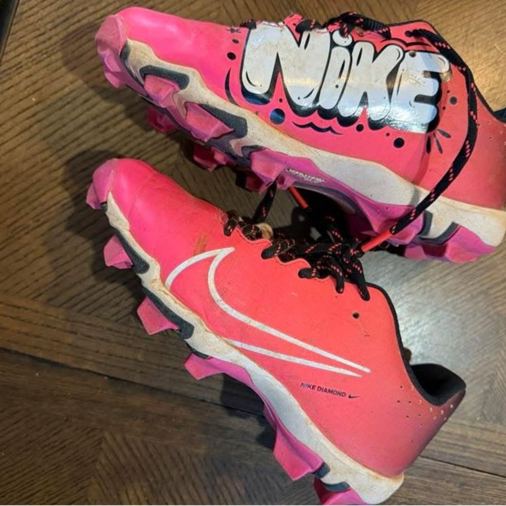 Nike Girls Pink Softball Cleats